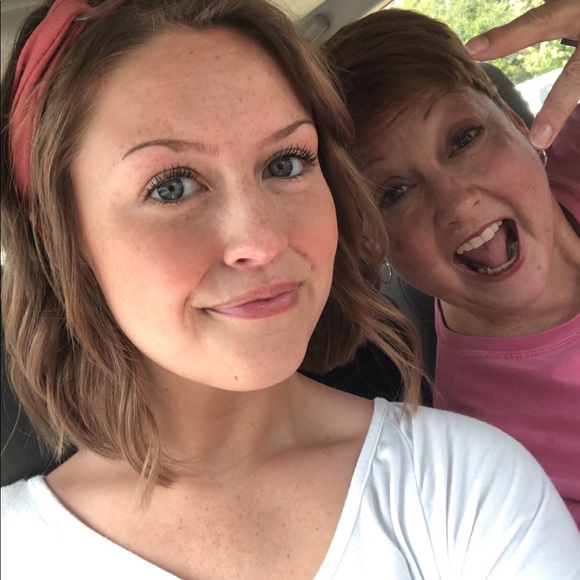 Meet your Posher, Allyson - Picture 1 of 1